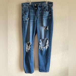 Size 6 Regular. American Eagle. Straight leg. Button up